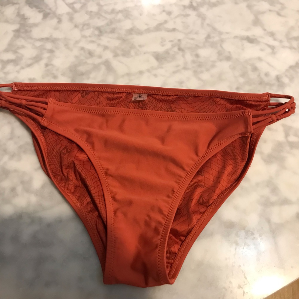 Volcom orange/rust bikini bottoms with side twist